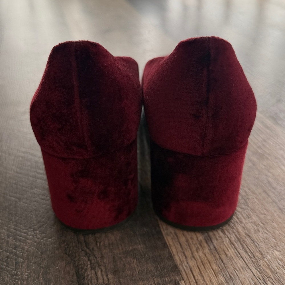 J.Crew women’s US 9.5 burgundy velvet block heel pumps point toe Italy made - Picture 5 of 16